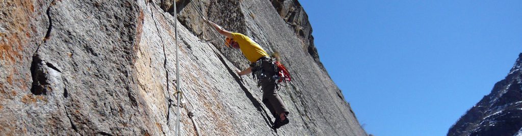 Arrampicata in Valle Orco Vie Multipitch e Alpinismo sulle tracce del Nuovo Mattino Canavese Gran Paradiso Piemonte. Climbing Piedmont